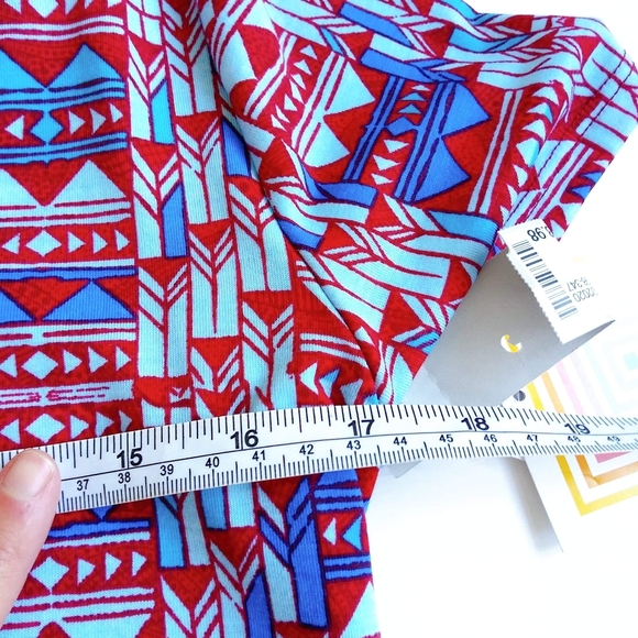 Small Lularoe women's tunic shirt tops Christmasy - Picture 7 of 8